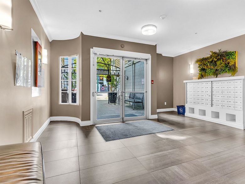 403 2929 W 4th Avenue