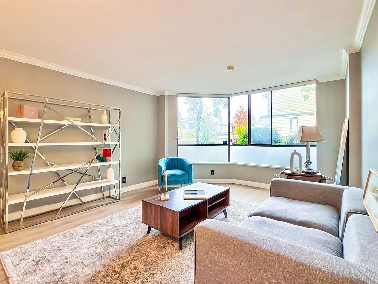 209 2140 Briar Avenue