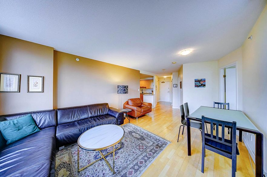 12E 199 Drake Street