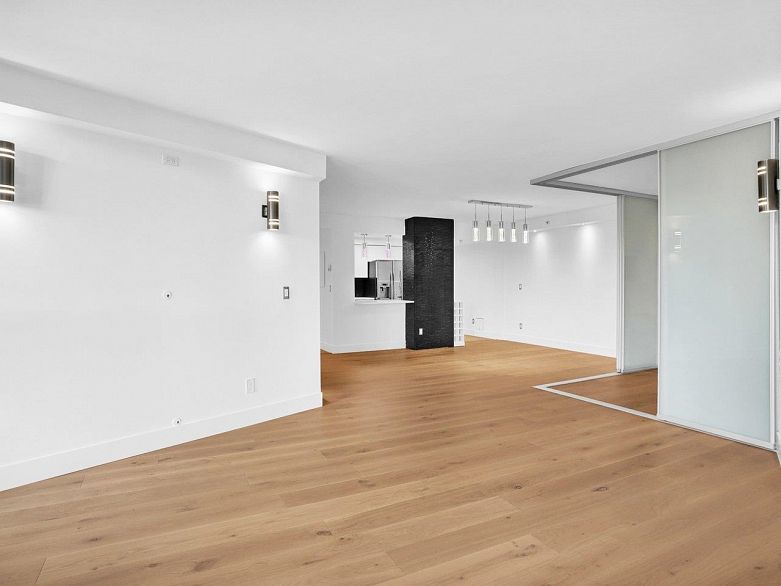 802 1318 Homer Street