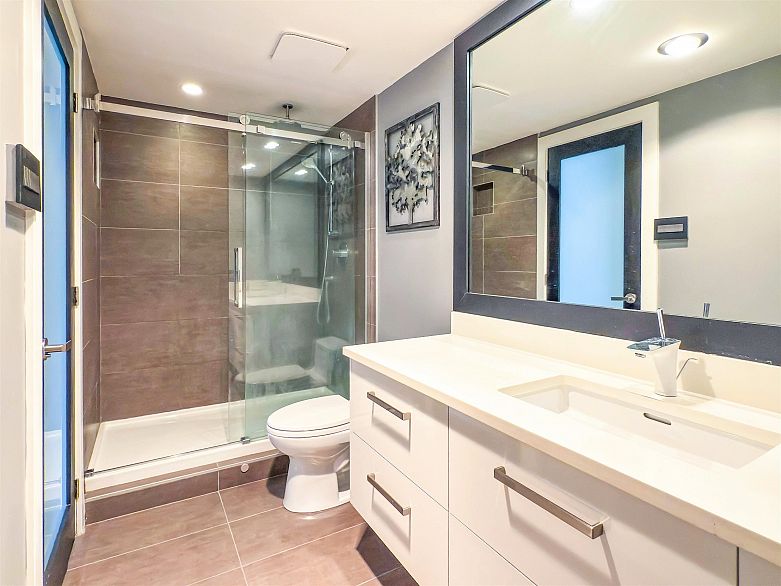 209 2140 Briar Avenue