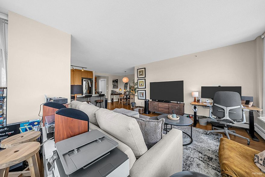 703 1833 Crowe Street