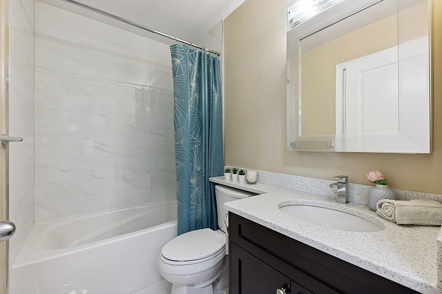 309 2288 Marstrand Avenue