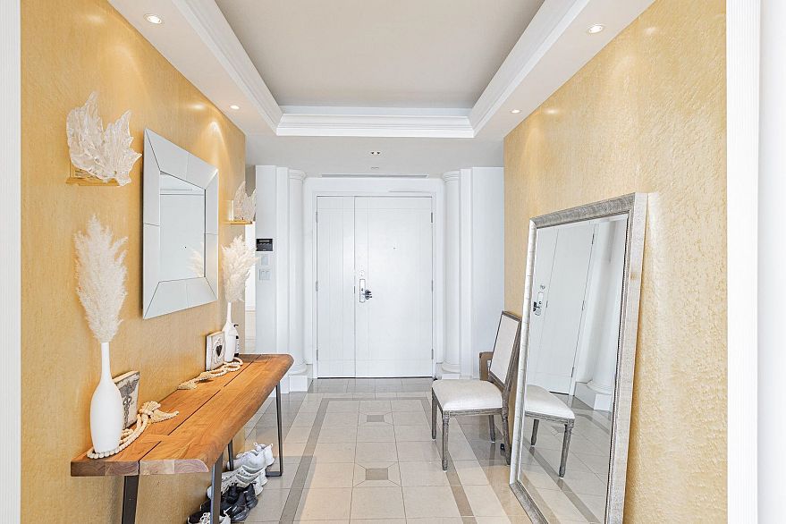 2302 323 Jervis Street