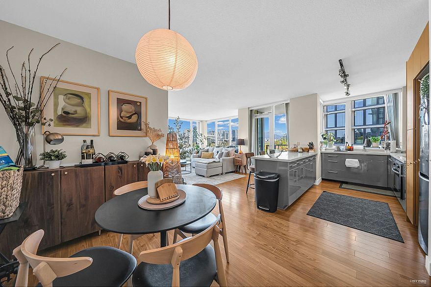 703 1833 Crowe Street