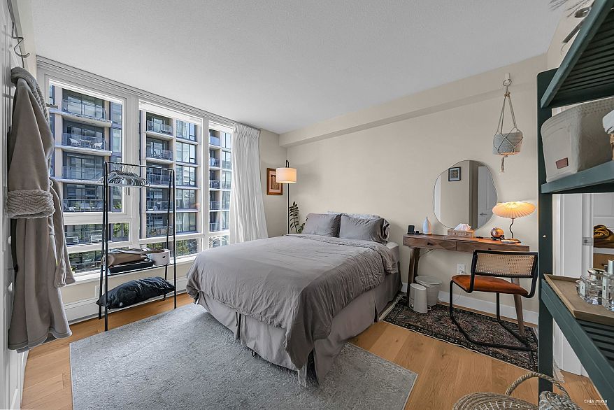 703 1833 Crowe Street