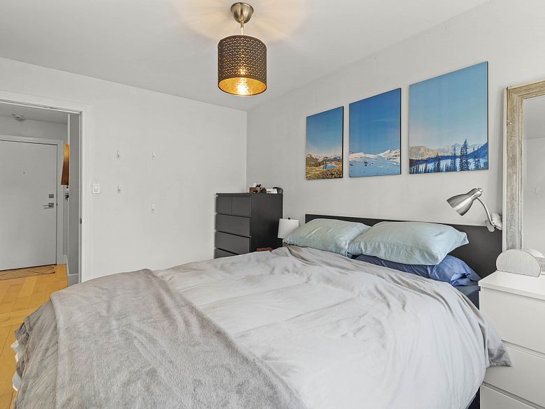 12 2223 Prince Edward Street