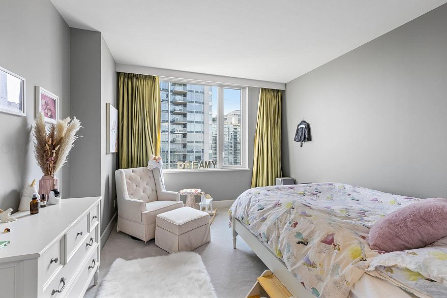 2302 323 Jervis Street