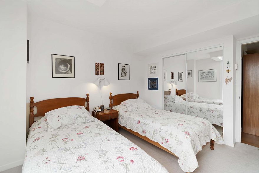 PH2B 2988 Alder Street