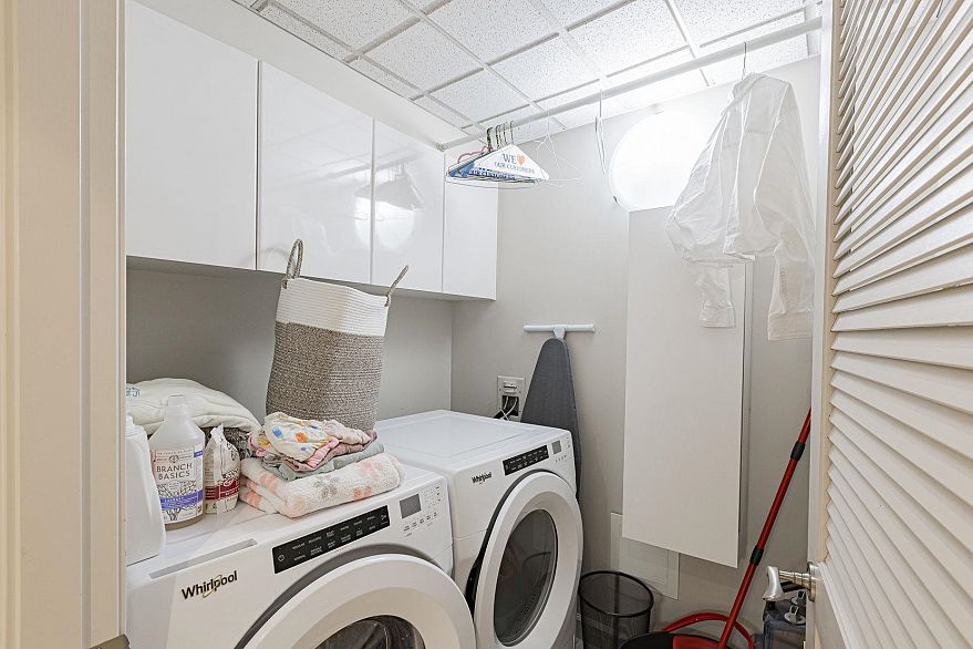 2302 323 Jervis Street