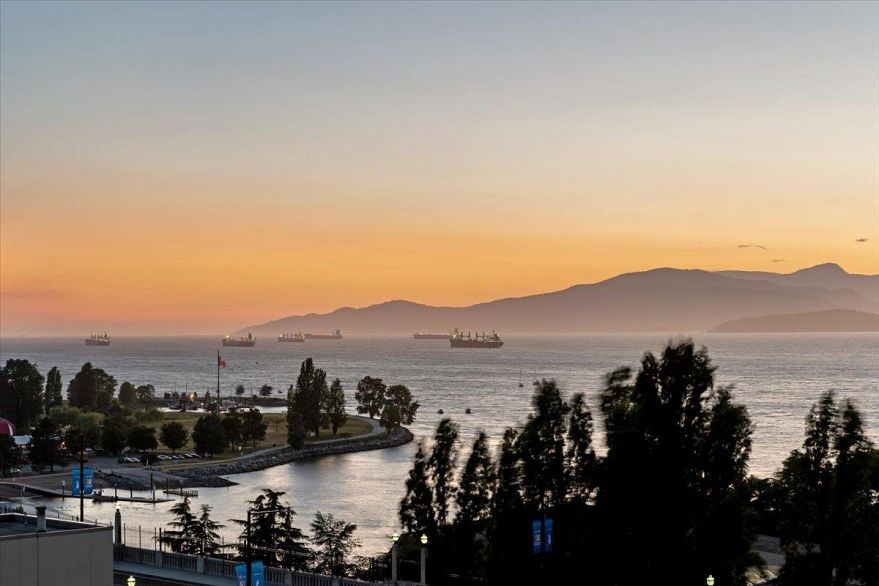 1401 907 Beach Avenue