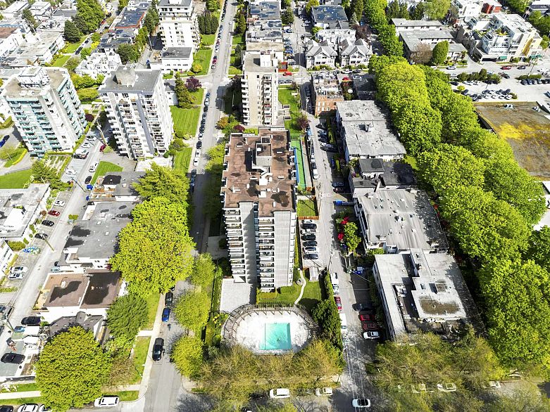 1003 2370 W 2nd Avenue