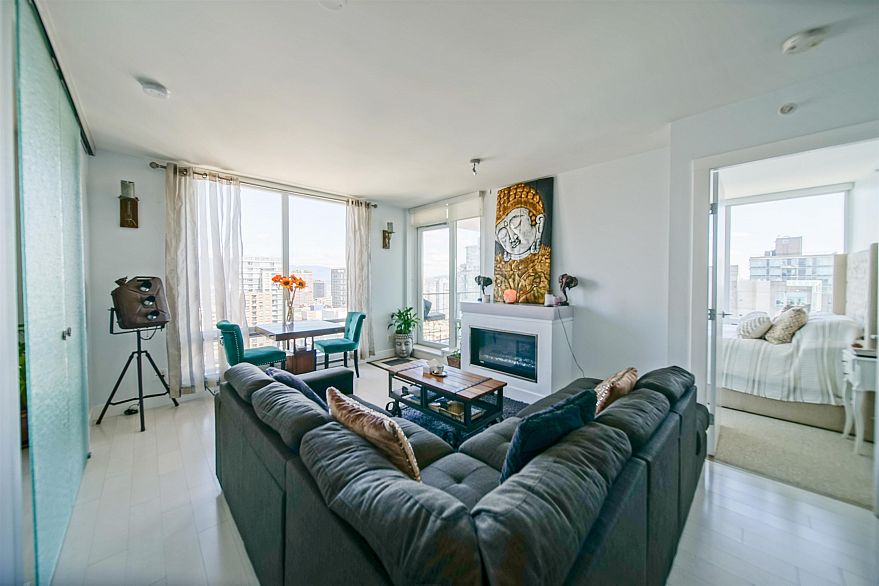 2802 535 Smithe Street