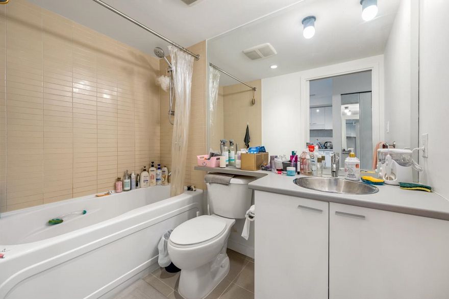 2307 668 Citadel Parade