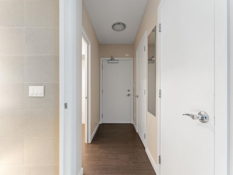 1006 108 W 1st Avenue