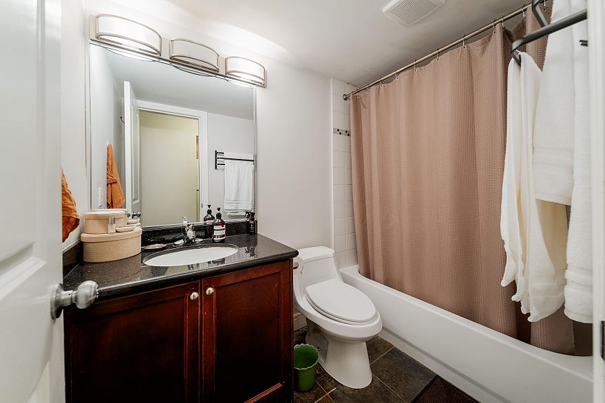 209 1550 Barclay Street