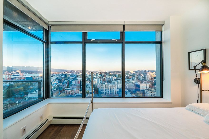 2401 108 W Cordova Street