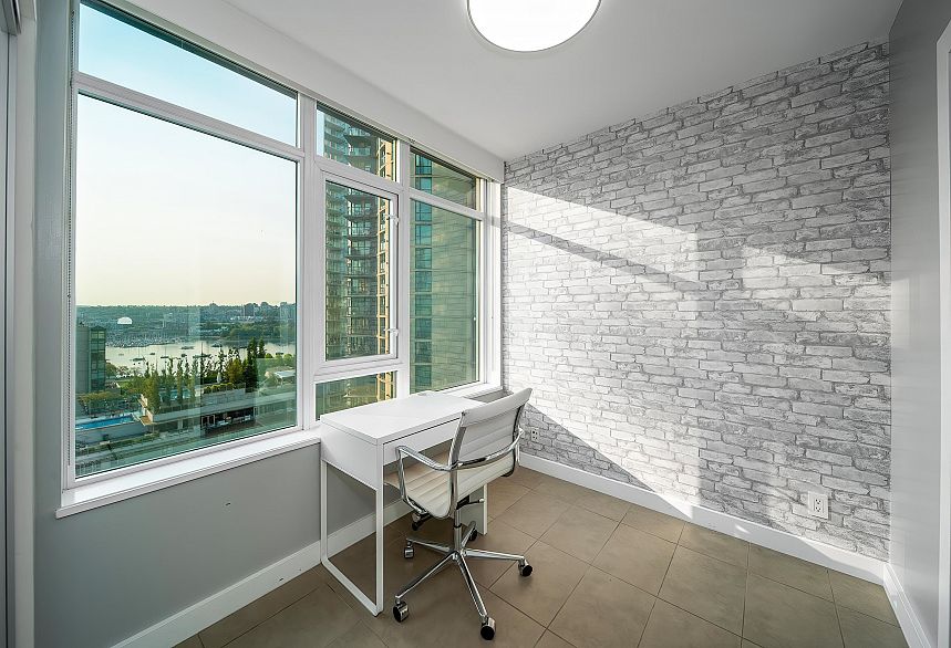 1805 1372 Seymour Street