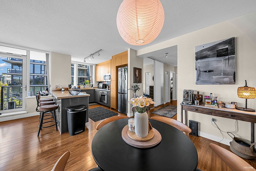 703 1833 Crowe Street