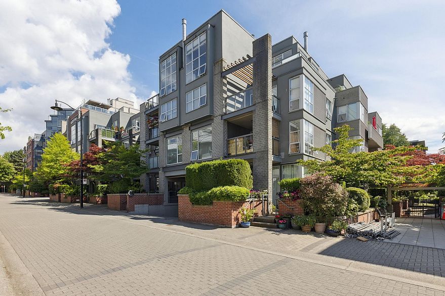 309 2288 Marstrand Avenue