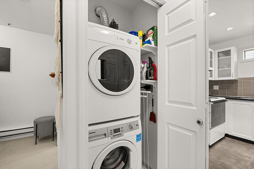 202 1537 Charles Street