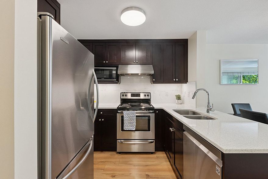 309 2288 Marstrand Avenue