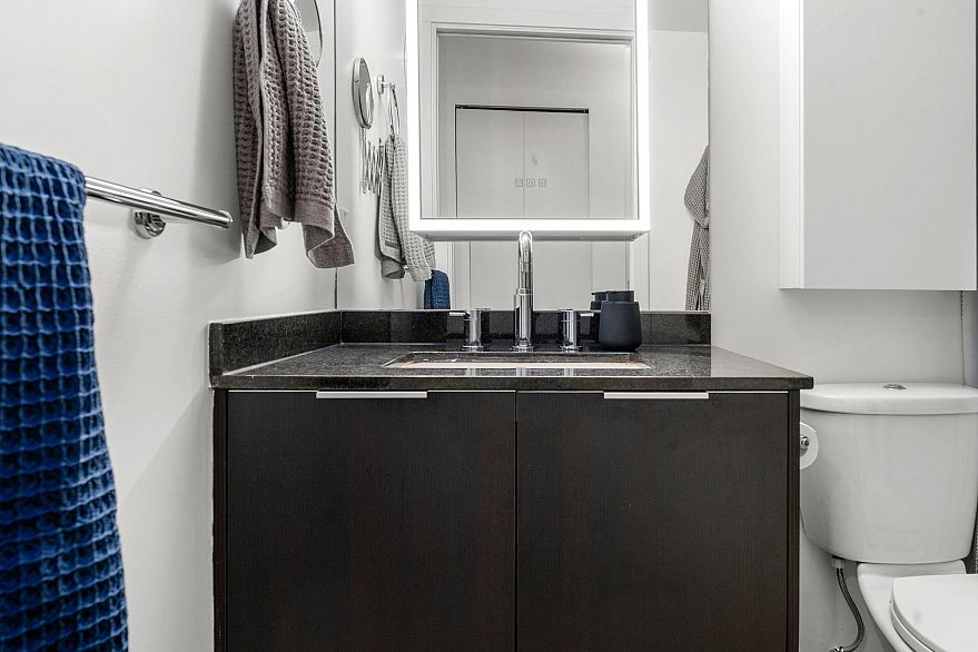 211 445 W 2nd Avenue