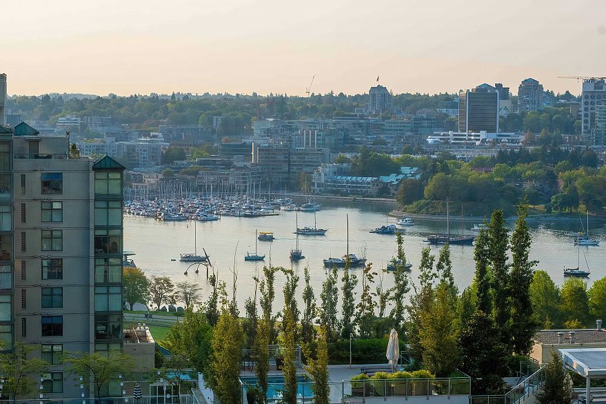 1805 1372 Seymour Street