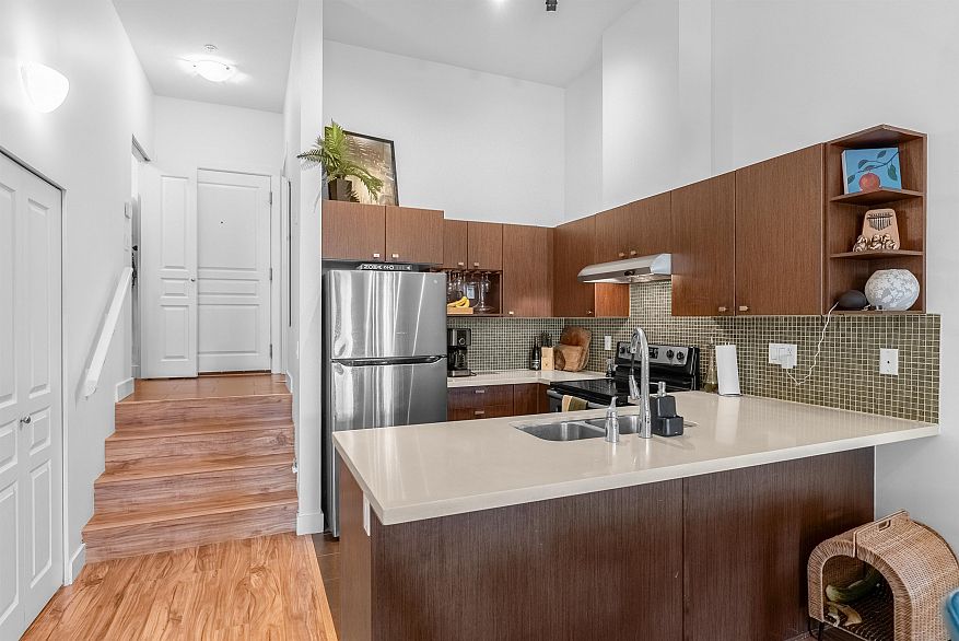 116 738 E 29th Avenue