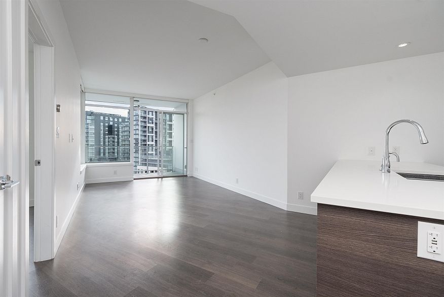 912 3557 Sawmill Crescent