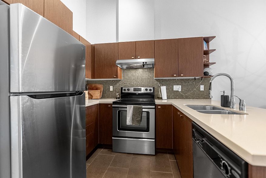 116 738 E 29th Avenue