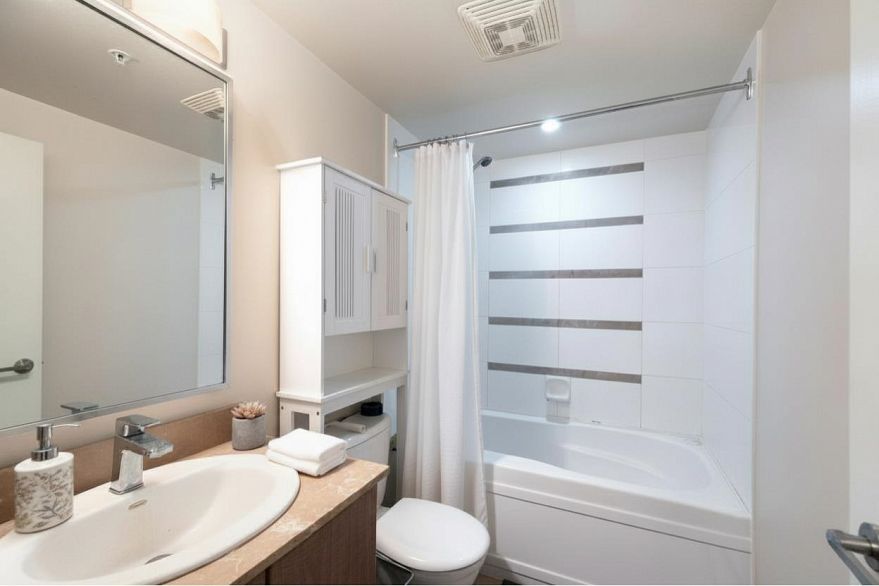 2201 977 Mainland Street