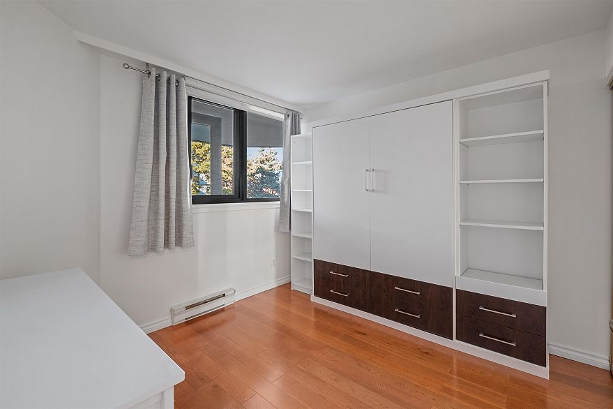 301 2201 Pine Street