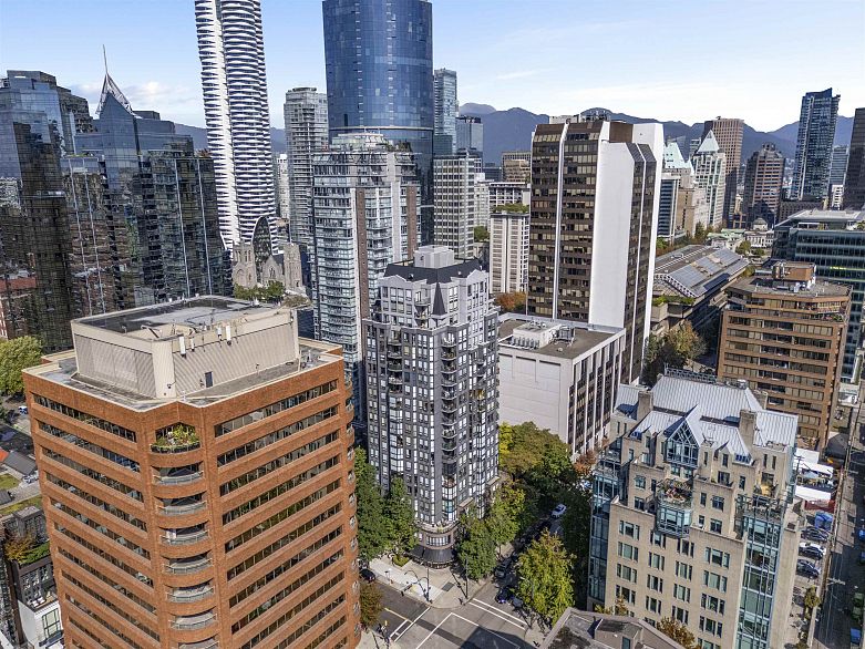 1401 811 Helmcken Street