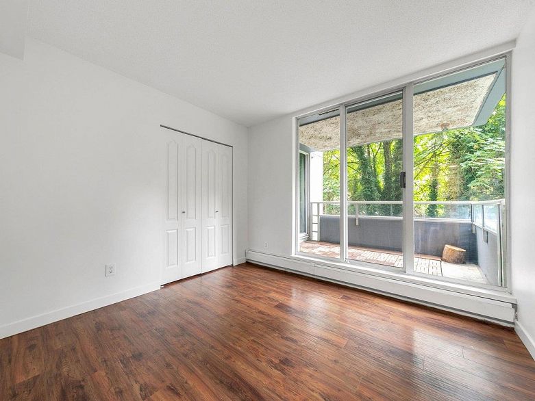 307 3061 E Kent Avenue North