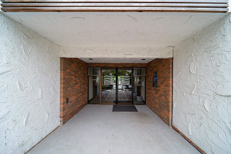 108 2450 Cornwall Avenue