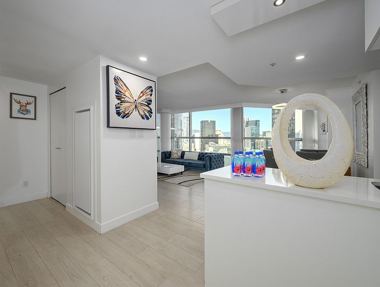 2005 1050 Burrard Street