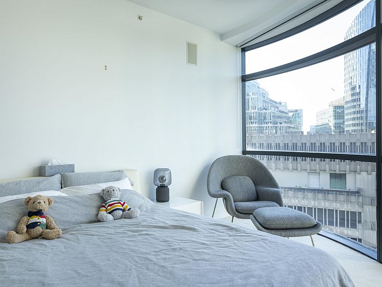 2106 838 W Hastings Street