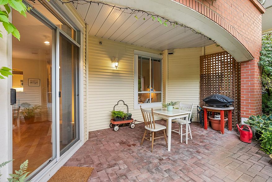 212 360 E 36th Avenue