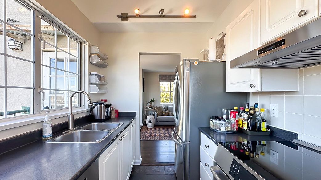 402 PH2 2091 Vine Street