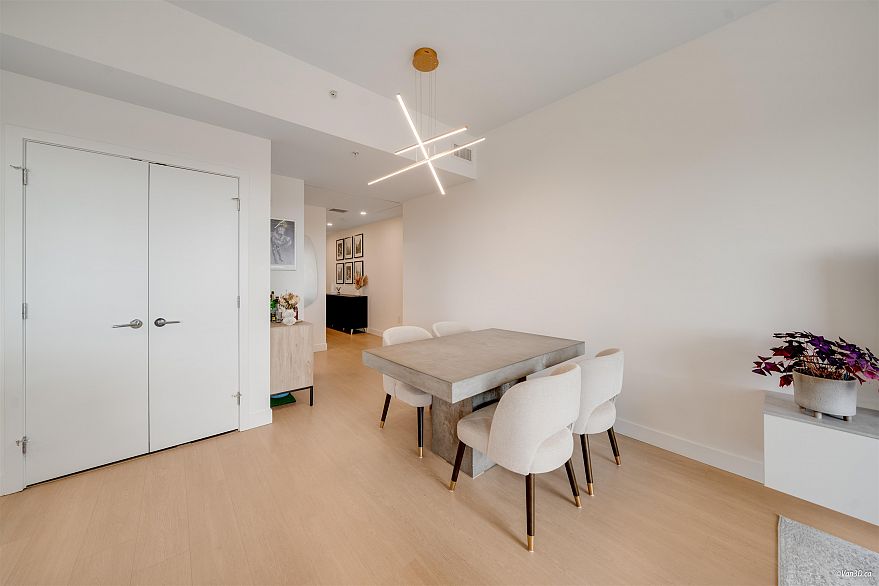 401 8888 Osler Street