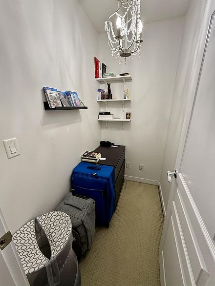 302 4028 Knight Street