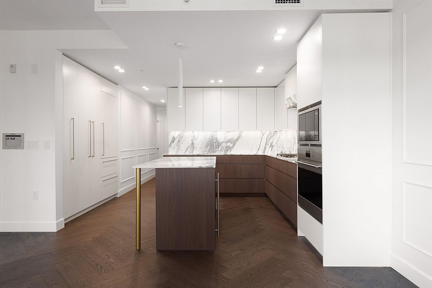 101 3668 W 10th Avenue