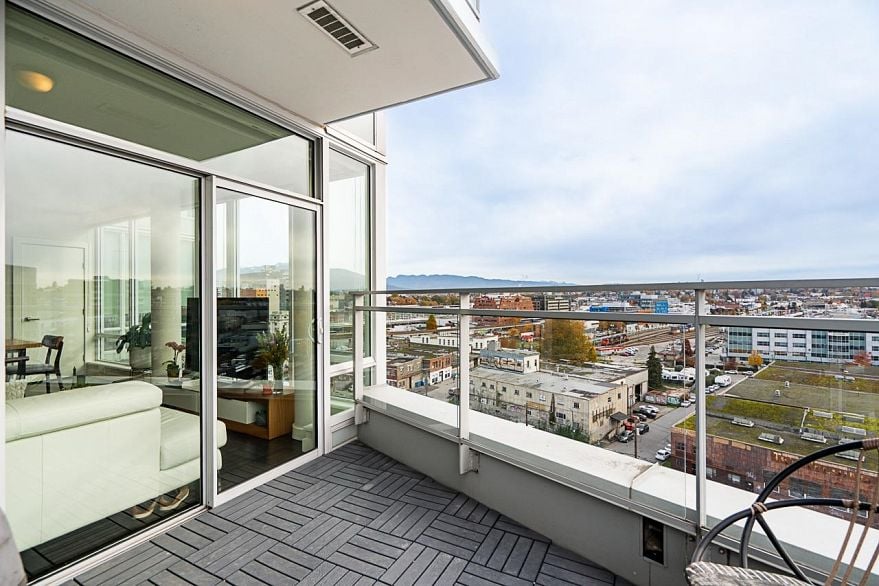 1517 1618 Quebec Street