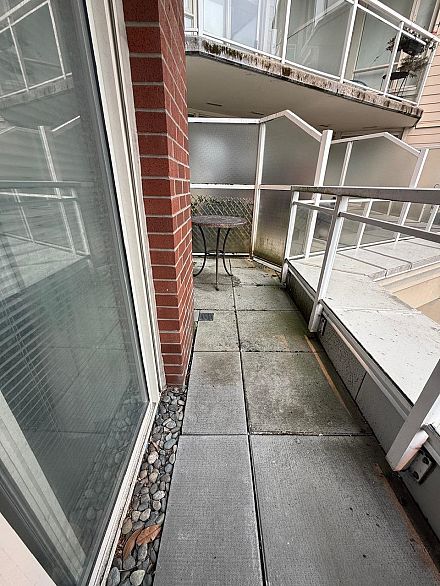 302 4028 Knight Street