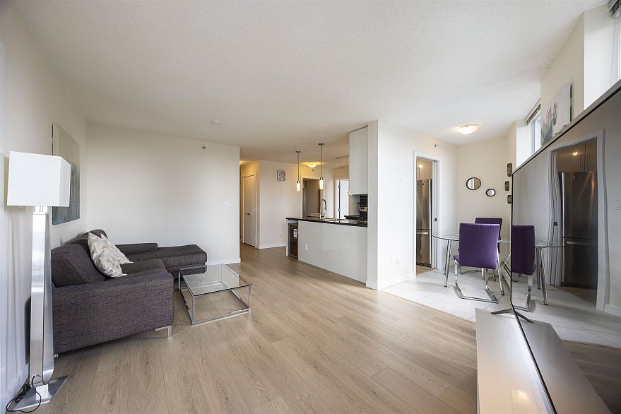 1906 188 Keefer Place