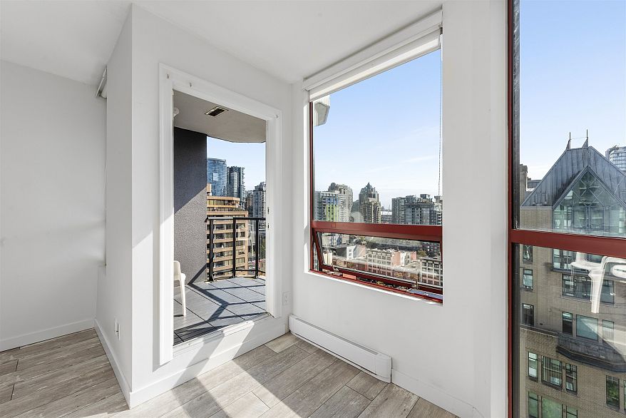 1401 811 Helmcken Street