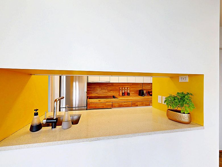 1207 989 Nelson Street