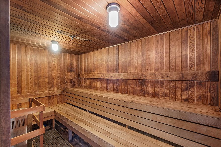 301 2201 Pine Street