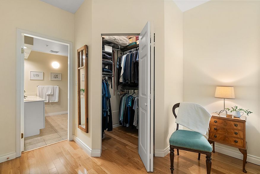 212 360 E 36th Avenue